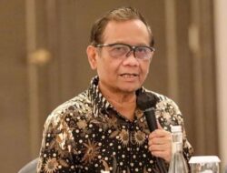 Tuntut Pesangon, Puluhan Eks Karyawan Perusahaan Buah Mengadu Ke Mahfud MD